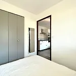 Confortable 2 Pieces A Avec Parking, Proche - Fr-1-338-11 아파트 세테