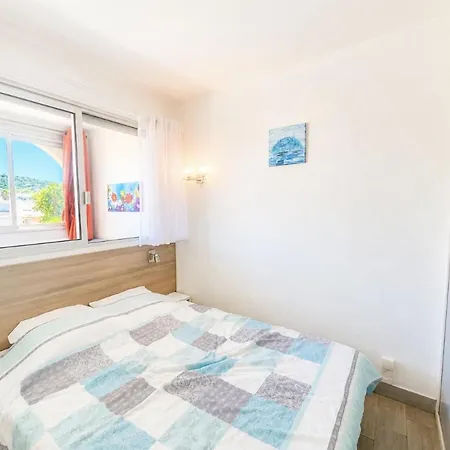 Apartment Confortable 2 Pieces A Avec Parking, Proche - Fr-1-338-11 *